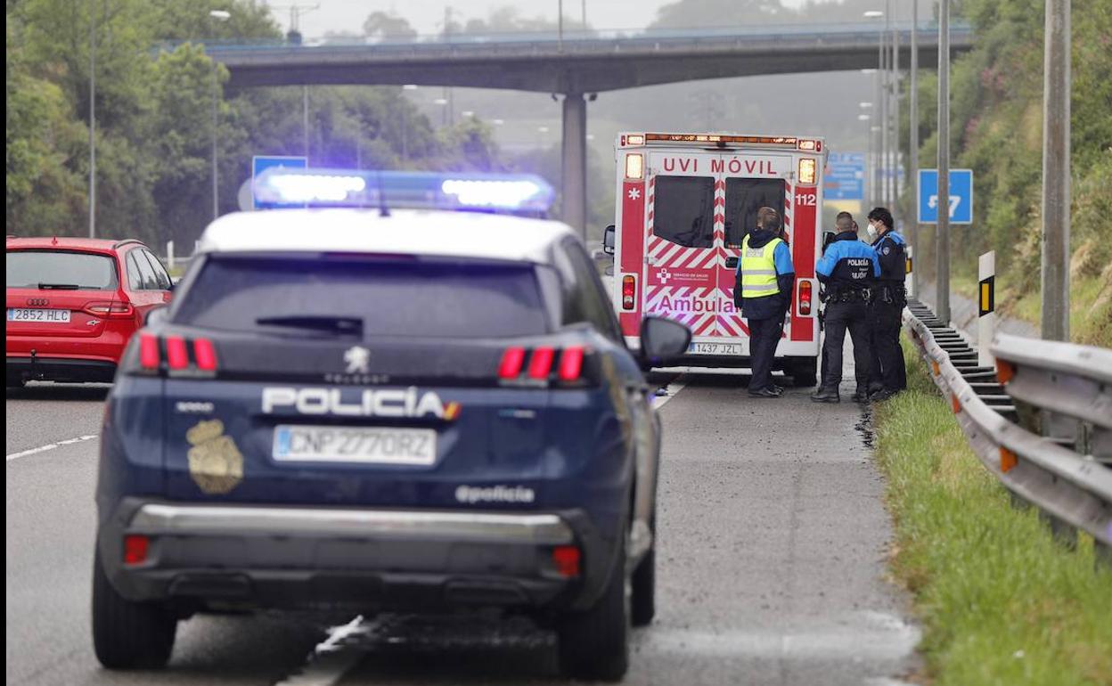 La Policía Nacional, en la autopista 'Y', en una imagen de archivo 