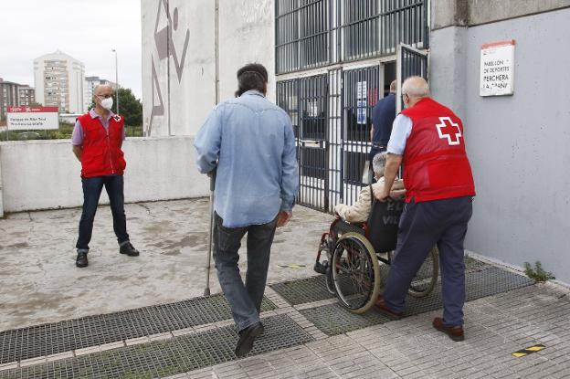 Salud no prevé empezar a vacunar a los menores de 30 años hasta finales de julio