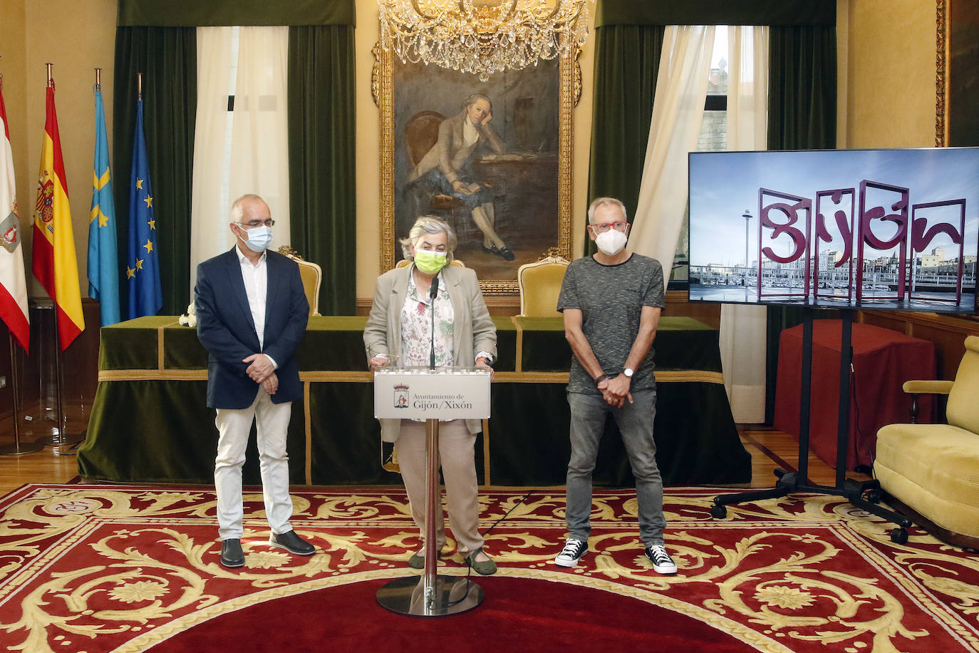 La Semana Negra, recepción municipal, corte de cinta y charla de Carlos Bardem mediante, alza el telón a diez días de realidades y ficciones, de nuevo en la calle y con 150 escritores.