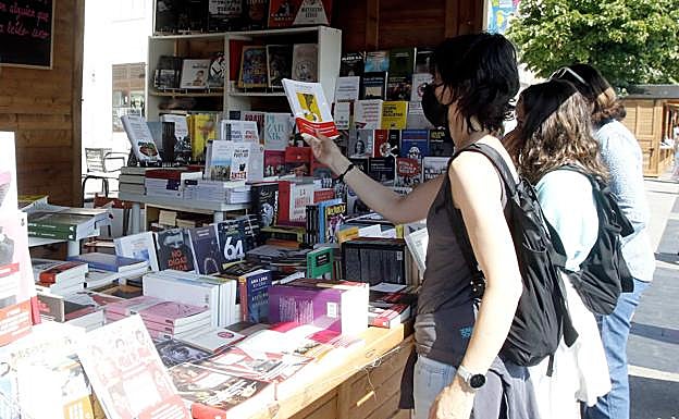 Asistentes a la Semana Negra de Gijón.