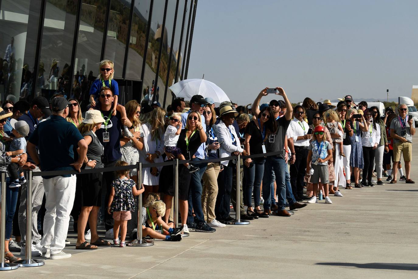 El millonario británico Richard Branson ha hecho realidad su sueño de viajar al espacio. Lo ha hecho a bordo de una nave de Virgin Galactic, la empresa que fundó para conseguirlo. Este viaje es un hito para el turismo espacial.