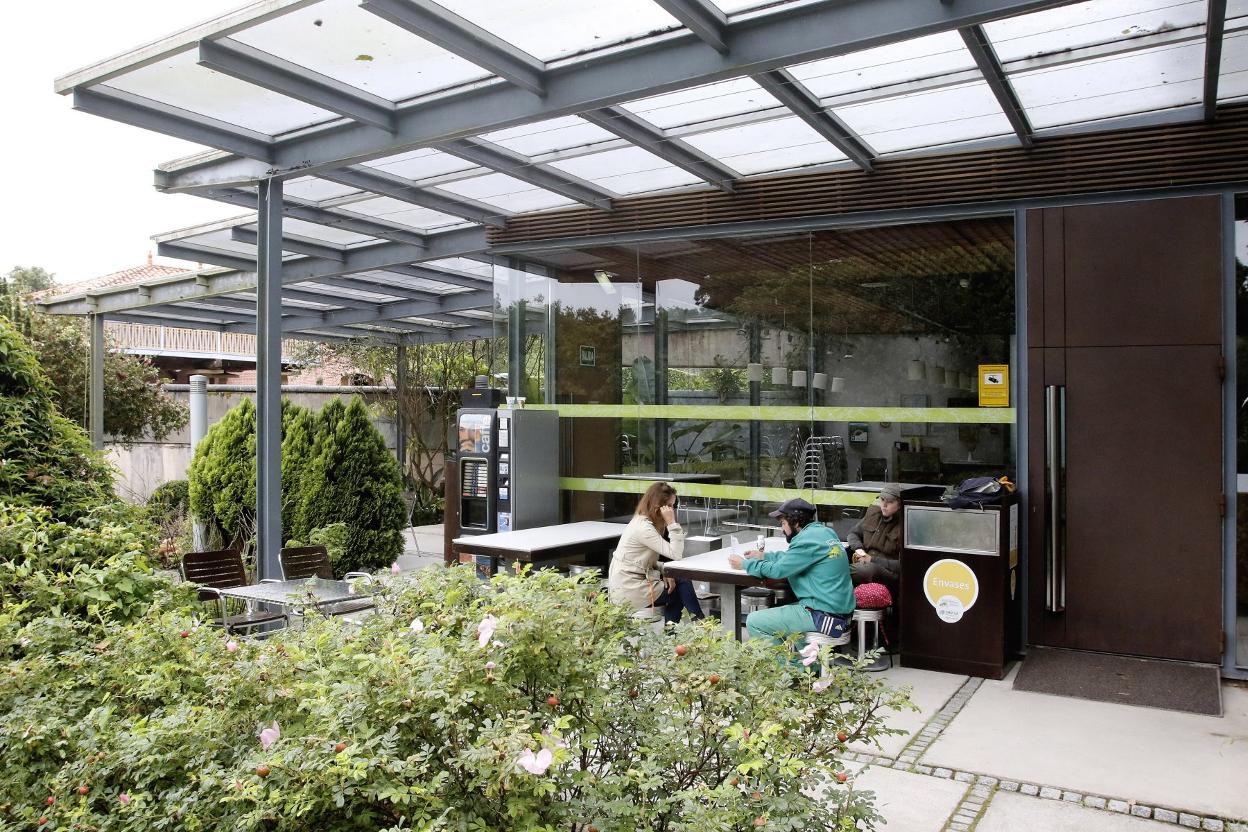 Instalaciones de la cafetería del Botánico, que se reformarán para acoger el banco de germoplasma. 