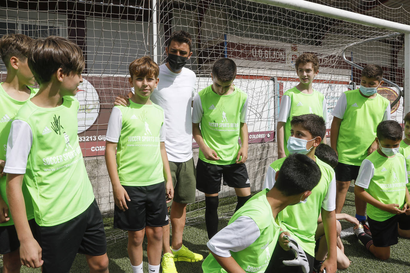 Fotos: David Villa protagonista en el Campus Villa de Gijón