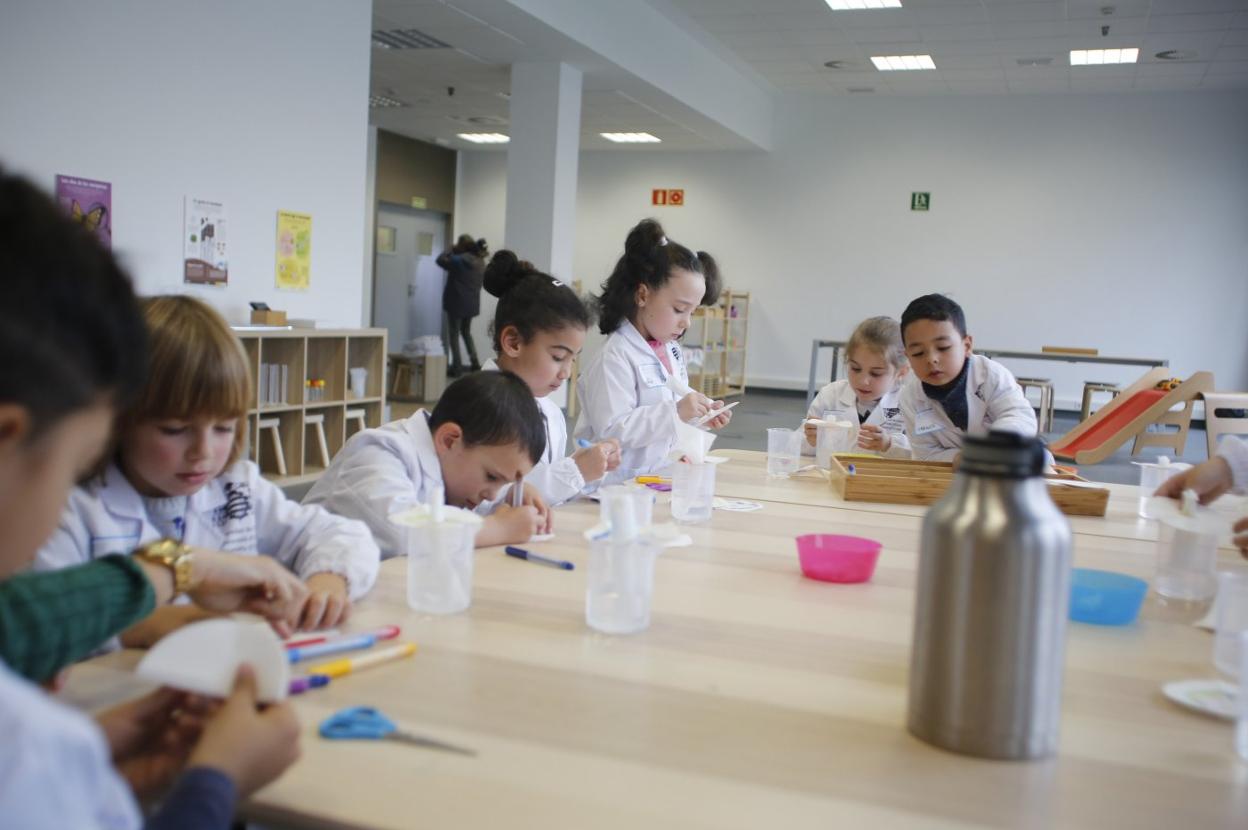 Un taller de la 'Universidad para peques' desarrollado en Mieres. 