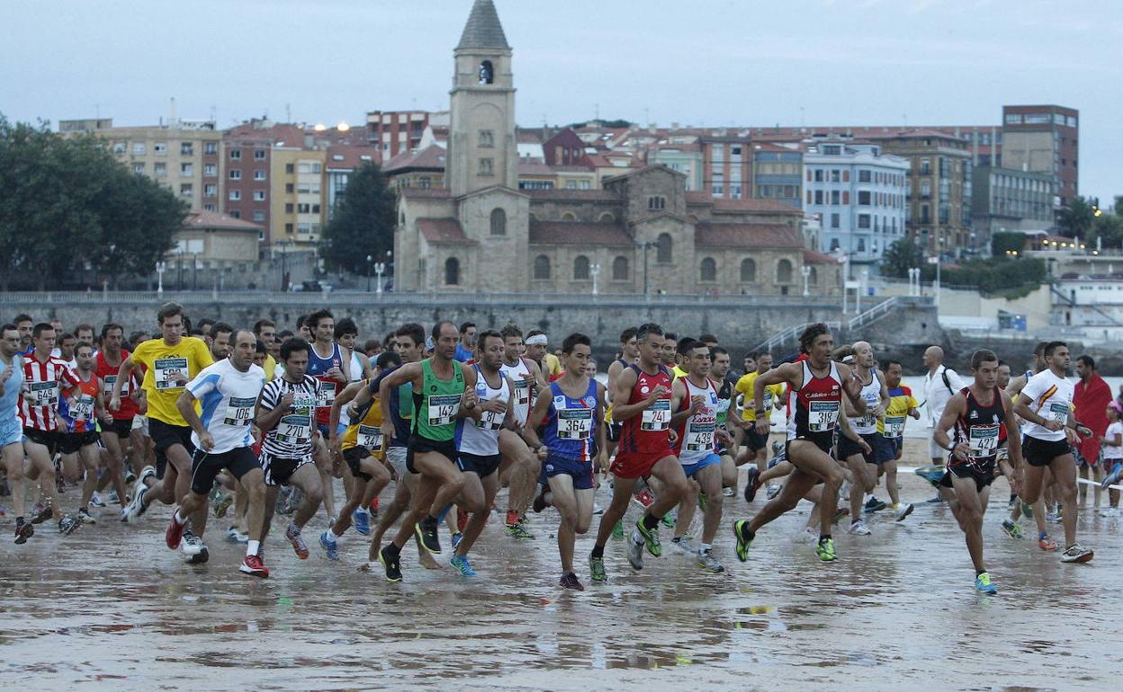 Una edición anterior de la carrera nocturna