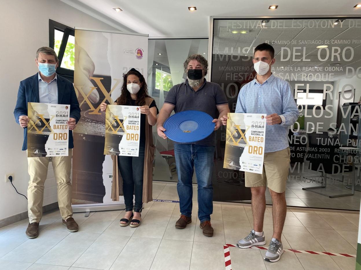 José Ramón Feito, Alba Iglesias, César Castaño y Darío Rodríguez, en la presentación de la competición. 