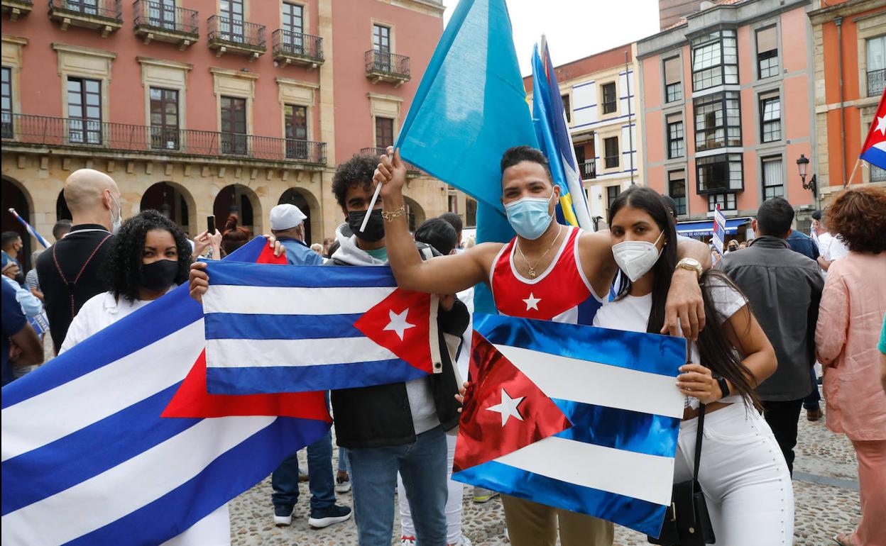 Protesta contra el régimen cubano en la plaza Mayor de Gijón el pasado 14 de julio.