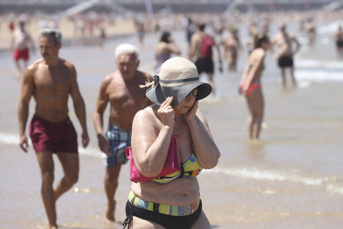 Playas llenas y termómetros que ya comienzan a marcar temperaturas propias del periodo estival en la región.