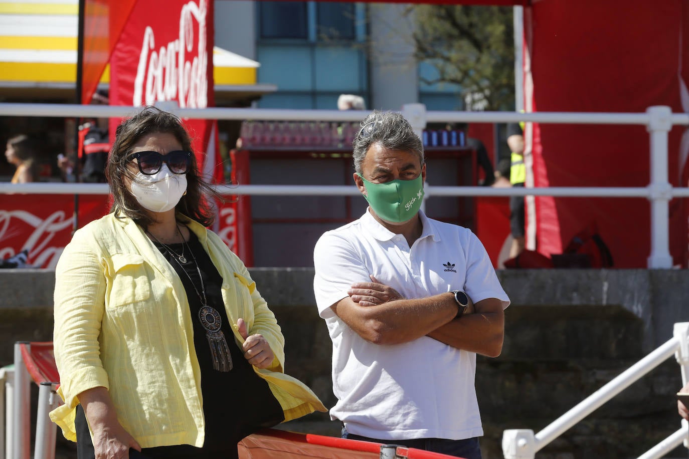 Xurde Fernández (Manuel Llaneza) y María Alzaga (Naútico de Narón) se adjudicaron el triunfo en la V Travesía Playas de Gijón.