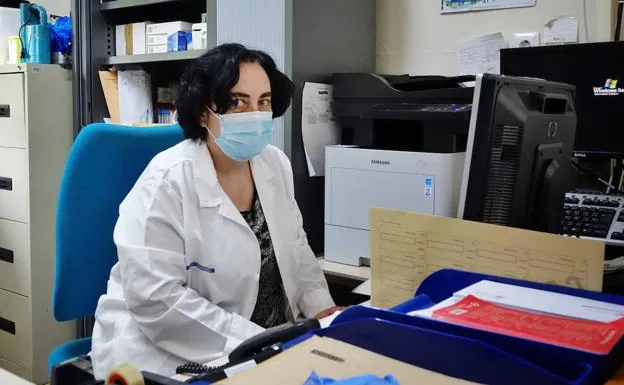 Matilde Gallinar, auxiliar administrativa del centro de salud de San Juan de Beleño.