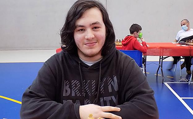 Eduardo Castro, tercero de Asturias sub 16. QUIQUE64