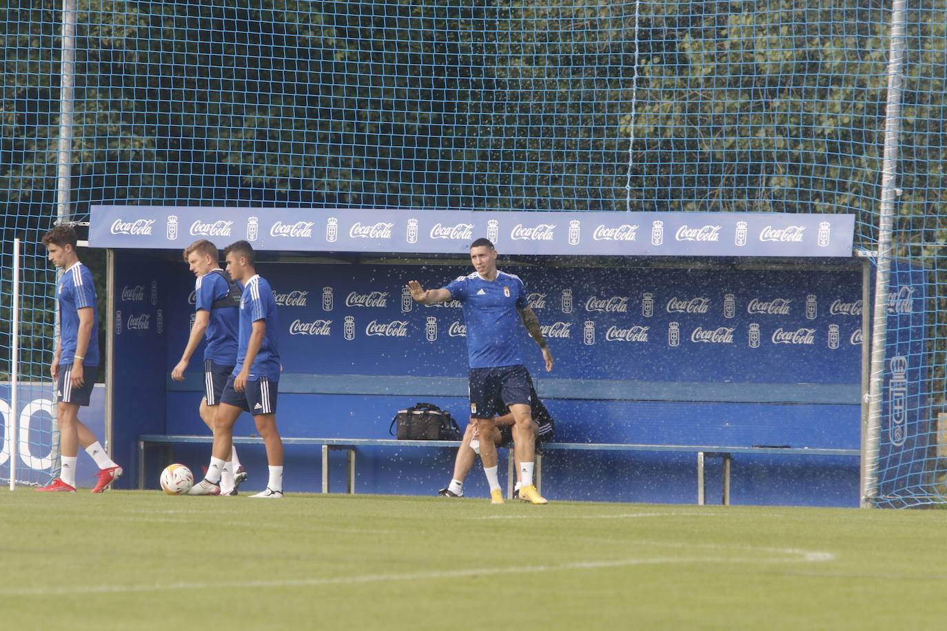 Fotos: Jirka ya es uno más en el Oviedo