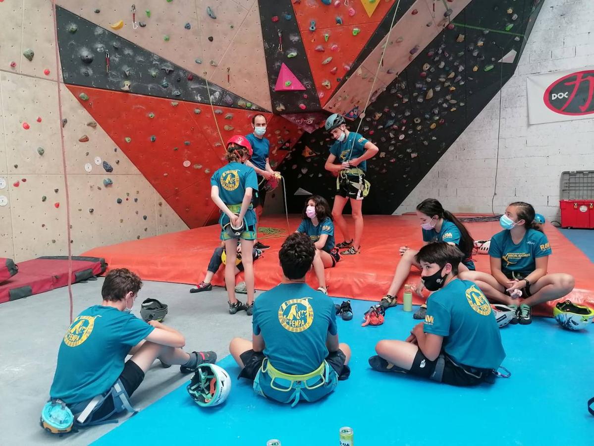 Fotos: La Selección Asturiana de jóvenes escaladores, lista para viajar a Lugo