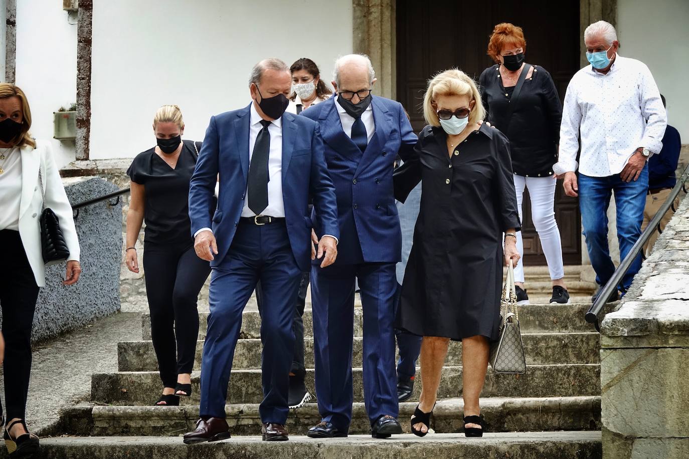 «Era la más cariñosa y alegre», rememora su marido, Juan Antonio Rodríguez, tras un funeral al que acudieron decenas de personas