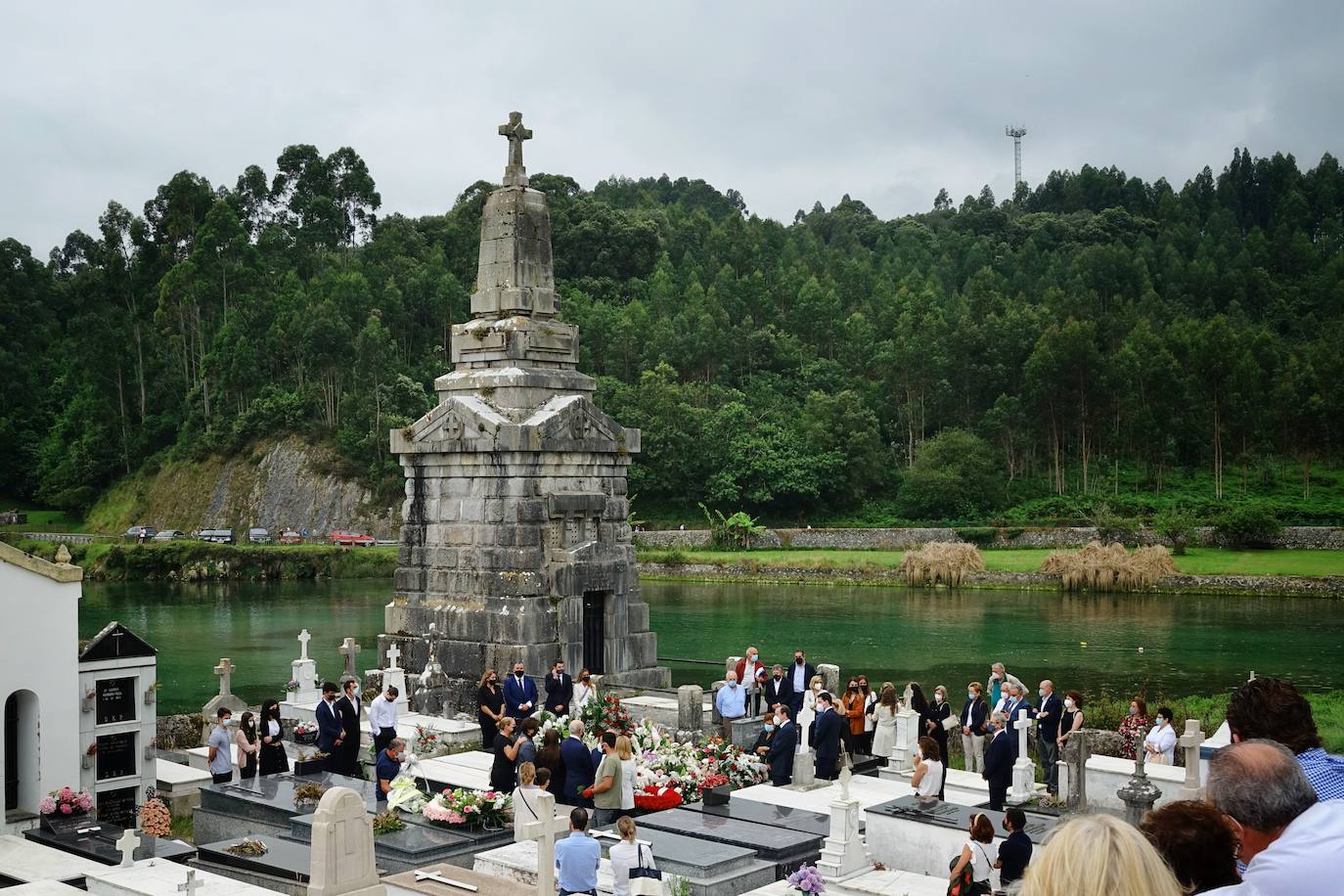«Era la más cariñosa y alegre», rememora su marido, Juan Antonio Rodríguez, tras un funeral al que acudieron decenas de personas