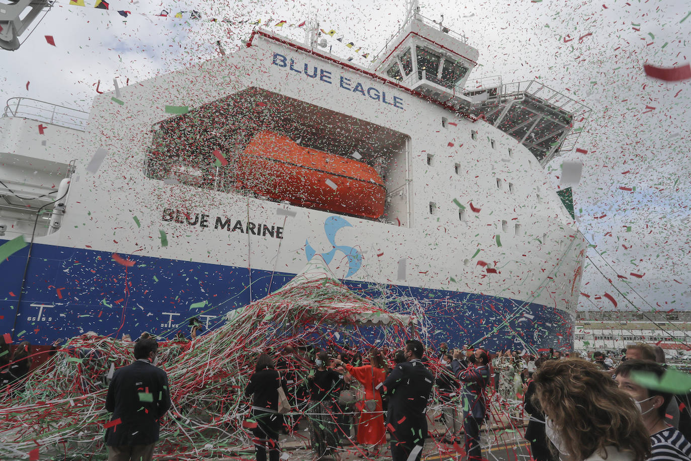 El 'Blue Eagle' es un petrolero fabricado en el astillero gijonés, con 106 metros de eslora, que operará en el golfo de México