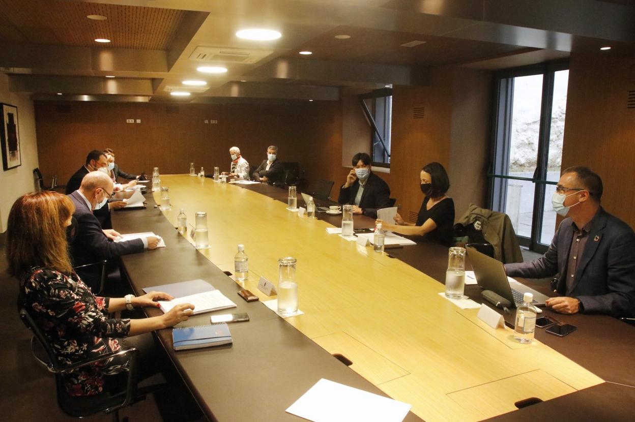 Los miembros del consejo de gobierno del Principado, ayer, en su última reunión. 