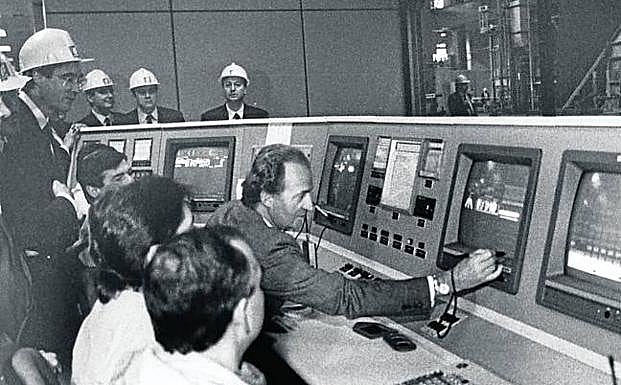 Juan Carlos I inaugura, en 1989, la acería LD-III