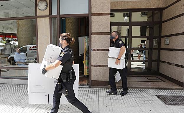 Galería. La Policía investiga una violación múltiple en Gijón