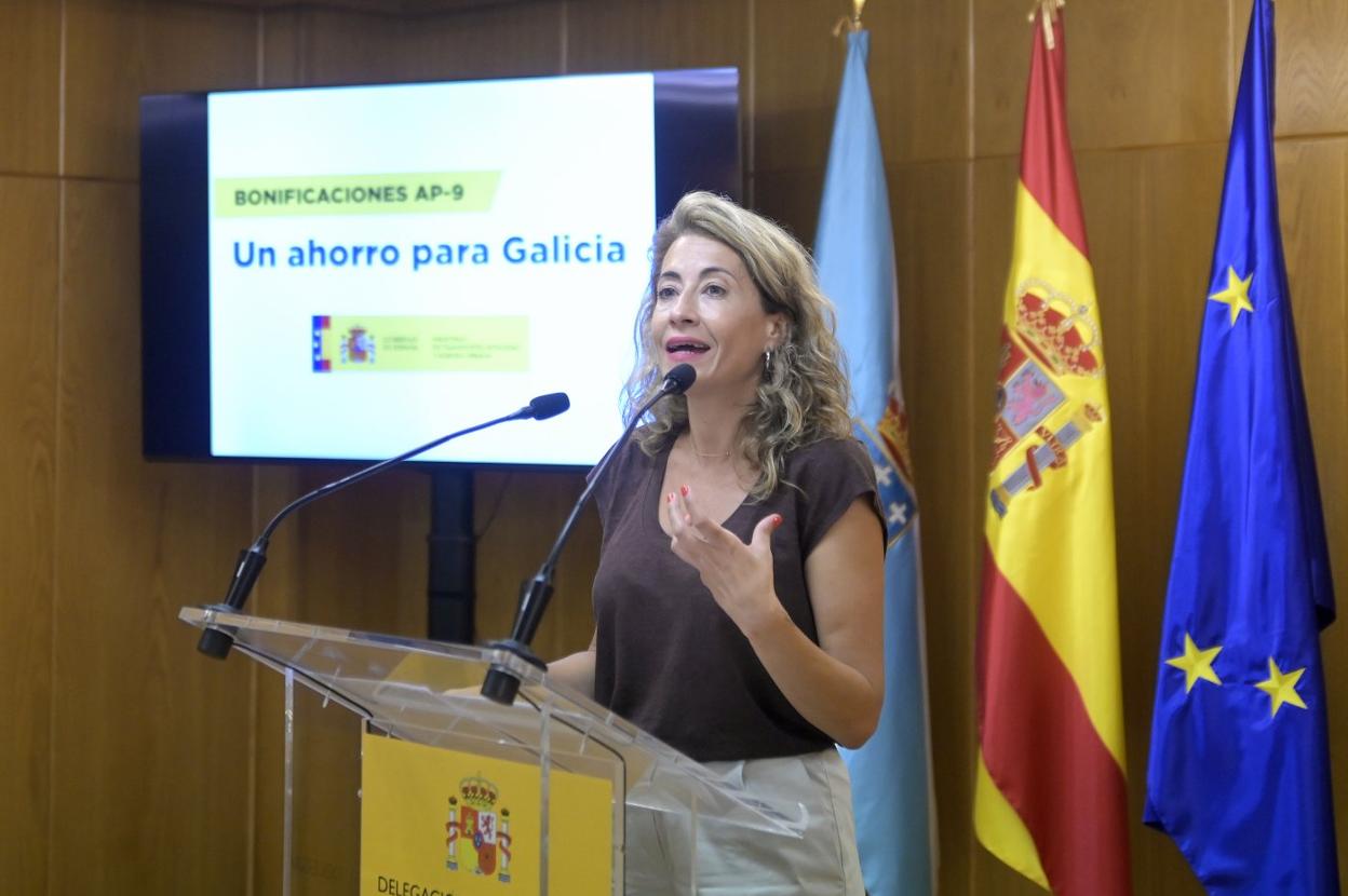 La ministra Raquel Sánchez presentó ayer las bonificaciones de los precios del peaje de la AP-9 . 