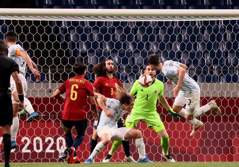 Hoy en Tokio Los Hispanos pasaron a los cuartos de final de balonmano tras ganar con mucho esfuerzo a Brasil. La buena noticia del tenis la trae Pablo Carreño, que ya está en cuartos. Sigue preocupando el estado de salud de la gimnasta estadounidense Simone Biles.