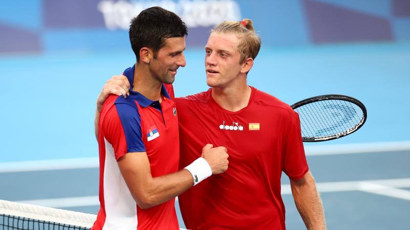 Hoy en Tokio Los Hispanos pasaron a los cuartos de final de balonmano tras ganar con mucho esfuerzo a Brasil. La buena noticia del tenis la trae Pablo Carreño, que ya está en cuartos. Sigue preocupando el estado de salud de la gimnasta estadounidense Simone Biles.