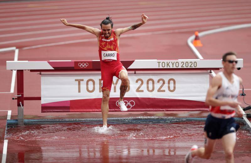 Hoy en Tokio Ana Peleteiro se clasifica para la final de triple salto después de hacer marca personal al aire libre y batir un récord nacional. Támara Echegoyen y Paula Barceló ya marchan segundas en vela.
