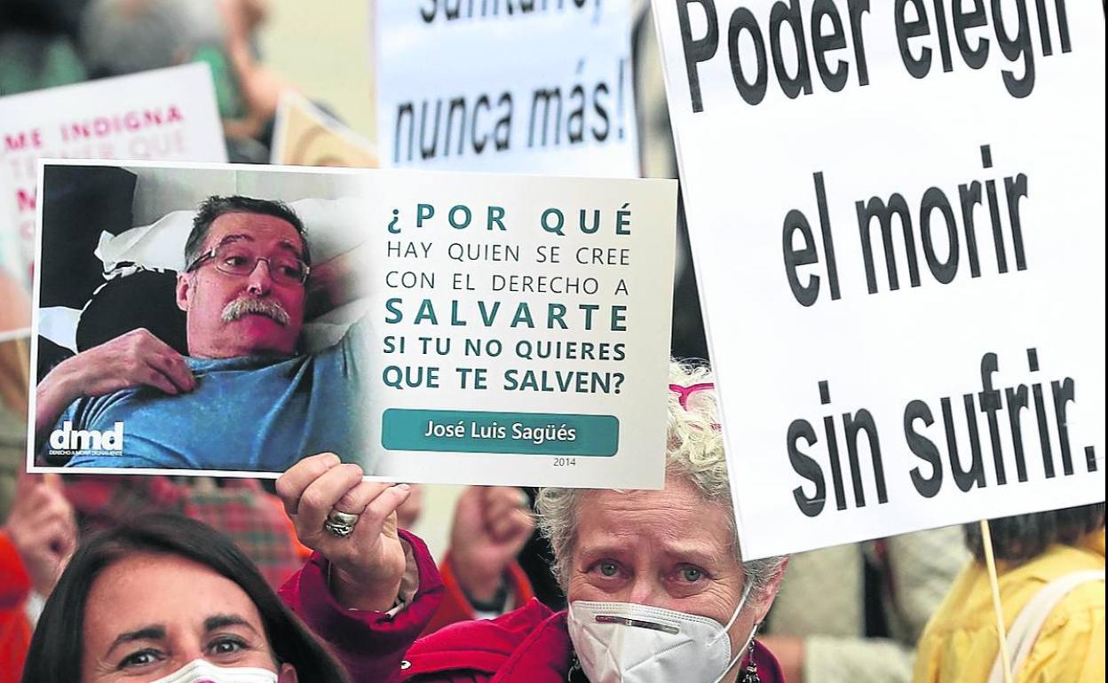 Manifestación a favor de la eutanasia en Madrid. 