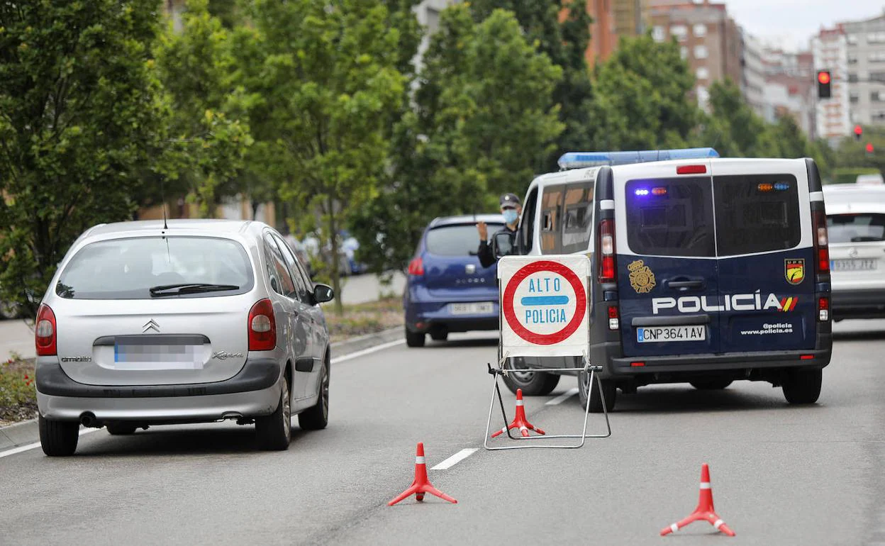 Un control de tráfico en Gijón 