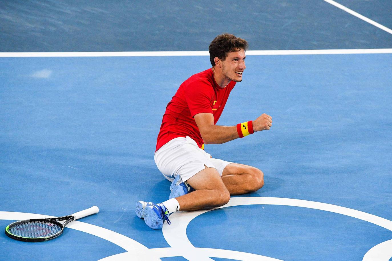 El tenista asturiano Pablo Carreño ha logrado una medalla de bronce en sus primeros Juegos Olímpicos. Se trata del primer gijonés en lograr una medalla olímpica en deporte individual desde Pedro Pidal. Carreño venció a Novak Djokovic, número uno del mundo, en un intenso partido de casi tres horas en el que desquició en muchos momentos al serbio