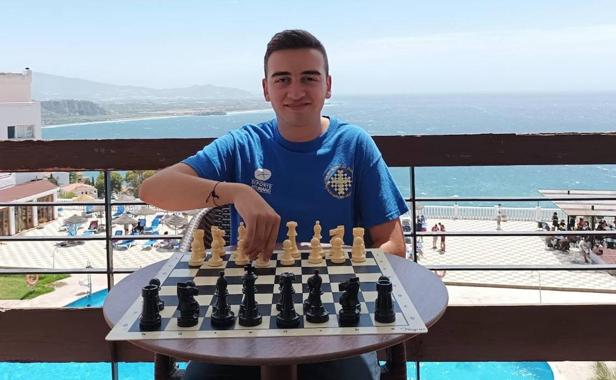 El maestro avilesino Iyán González Guedes. 