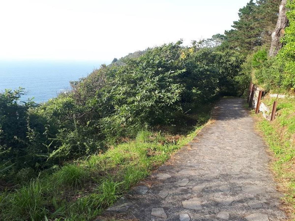 Ruta costera desde Muros de Nalón a San Esteban de Pravia. 