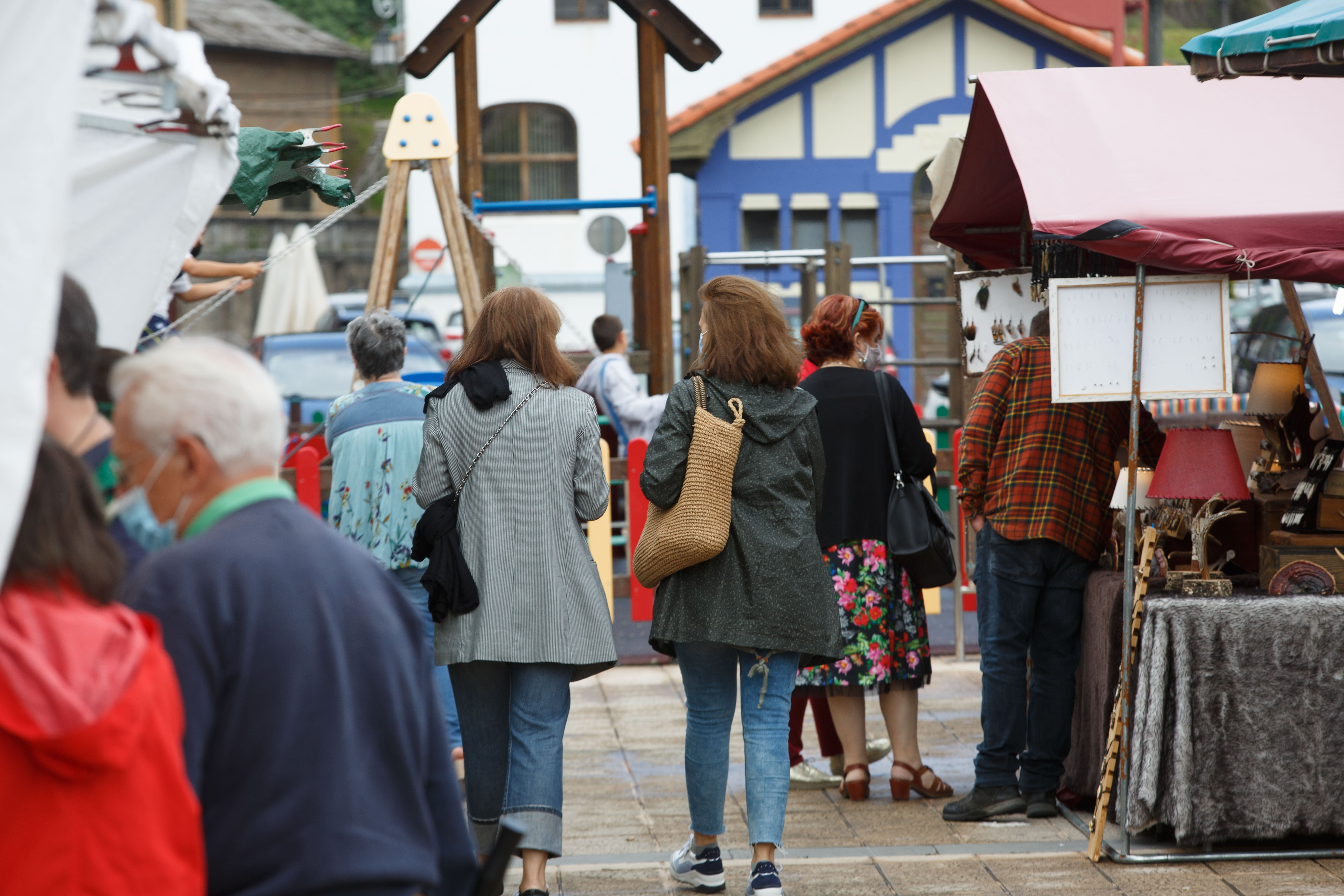 Fotos: Mercado de artesanía en San Esteban de Pravia