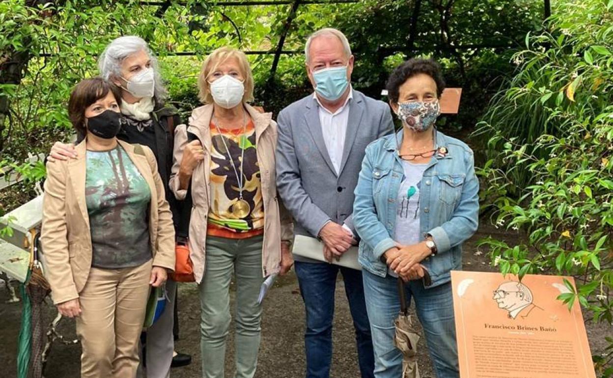 El concejal de Medio Ambiente y Movilidad, Aurelio Martín, ha participado en la presentación del Rincón de la Poesía en el Jardín Botánico.