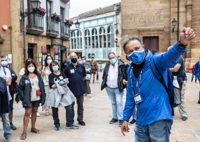 Imagen secundaria 1 - Ramón Zaragoza, empleado de Bicis Senda del Oso, David Estevez Villalón, guía turístico en Oviedo y Diego Lorenzo, camarero en el Seattle Garden, Mieres