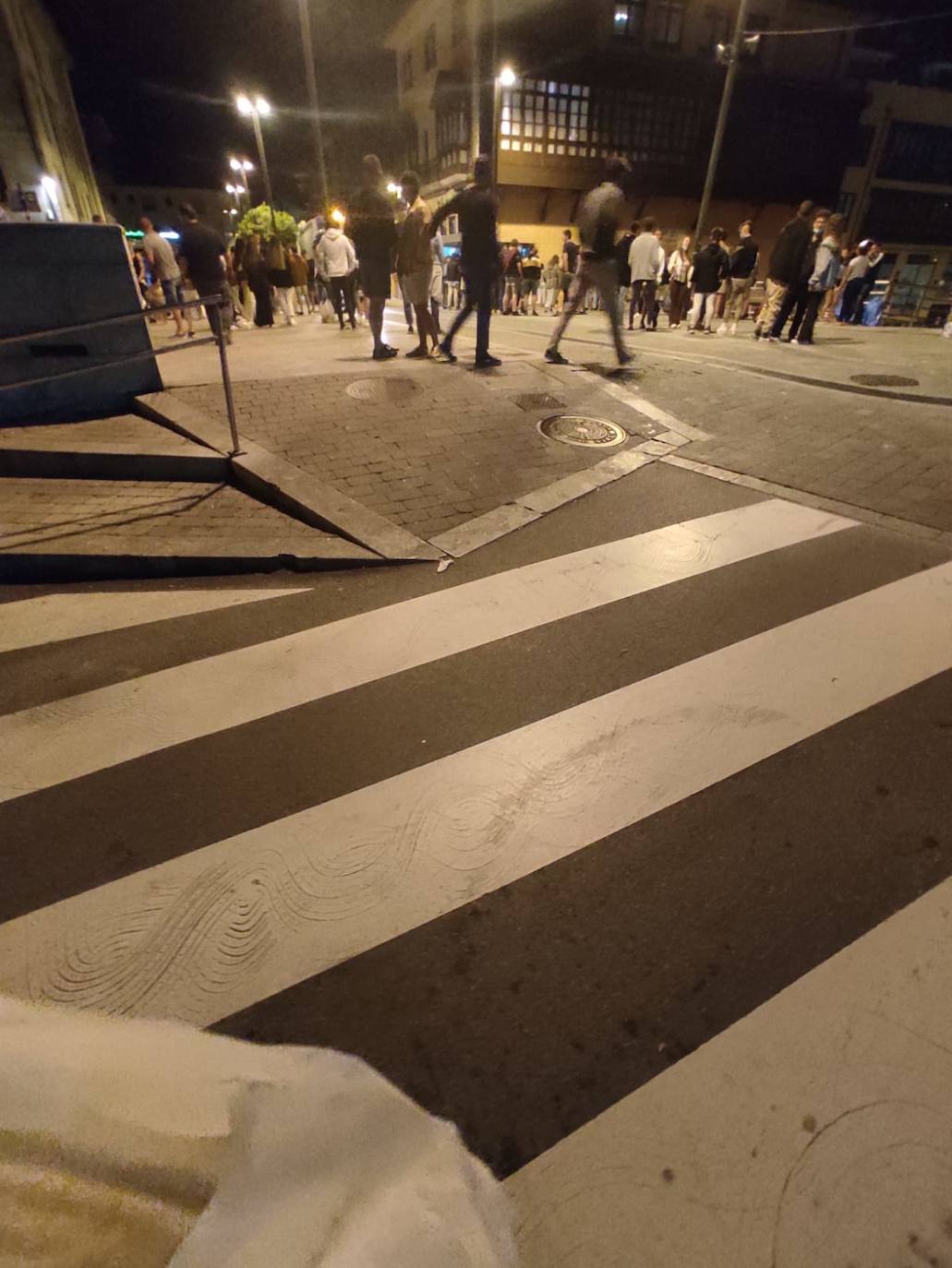 La policía dispersa botellones en Ribadesella, Llanes, Caravia y Luanco