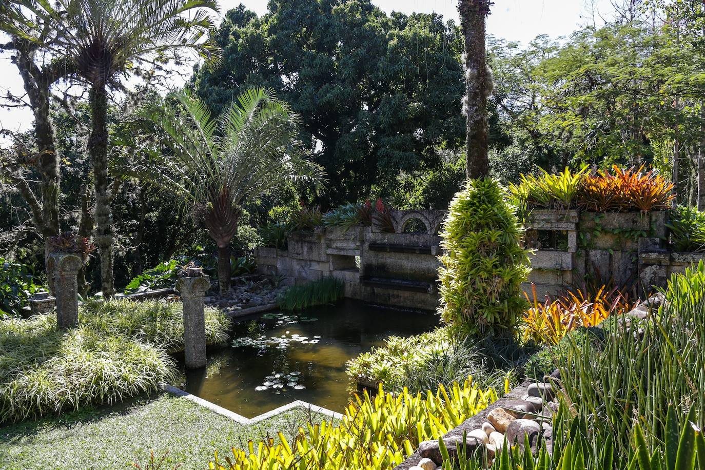 BRASIL – SITIO ROBERTO BURLE MARX | Su autor quiso crear una “obra de arte viviente” y un “laboratorio del paisaje” recurriendo a la vegetación nativa e inspirándose en las ideas del movimiento modernistas. 