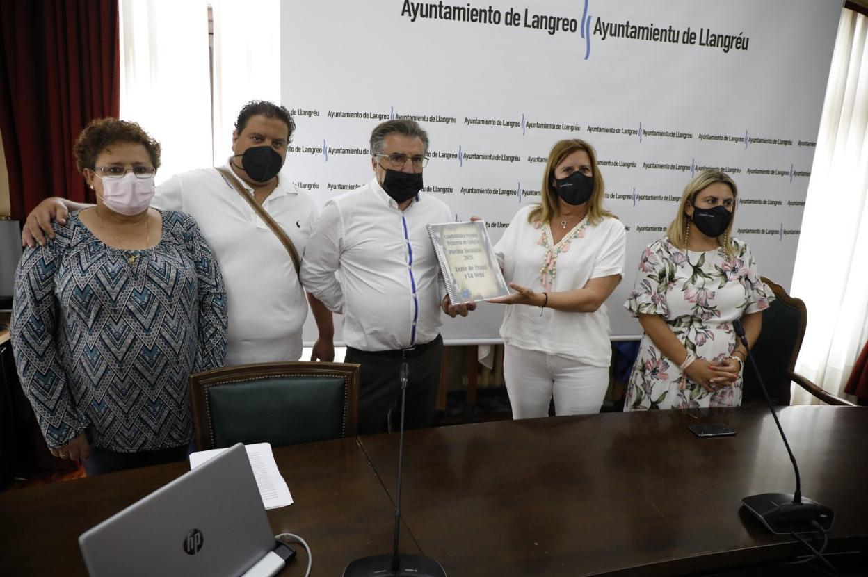 Momento de la presentación de la candidatura. 