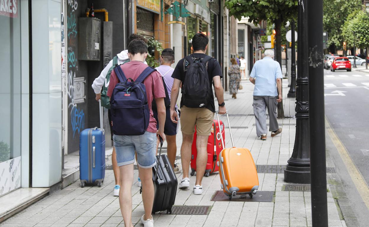 Turistas en Gijón. 