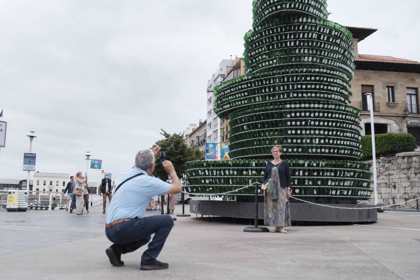 El sector turístico cuelga el cartel de completo en casi 95.000 plazas y con tarifas de hasta 370 euros por día en las escasas opciones de alojamiento. 