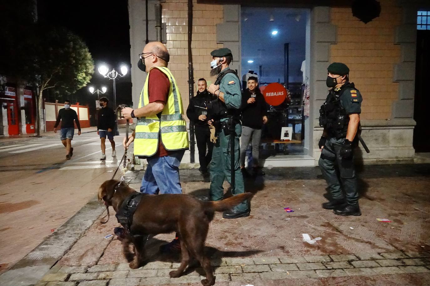 Fotos: Así opera la Guardia Civil contra los botellones en Asturias