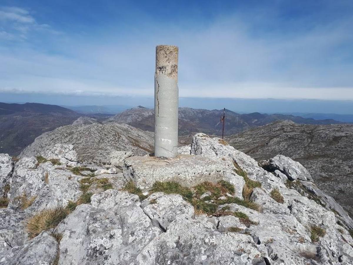 Vistas desde el  Pico Siella  (1.517 m).