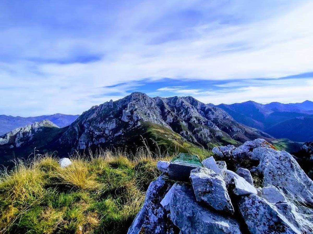 Vistas desde el  Picu Fermosu  (1.273 m).