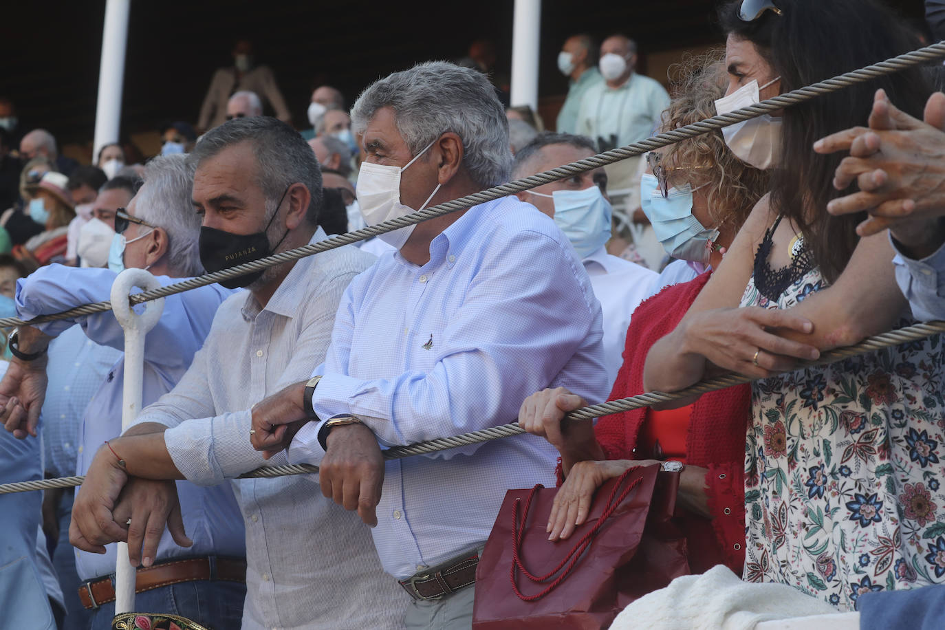 El último día de la feria taurina gijonesa dejó dos orejas para el Juli en un quinto de altura y otras dos para Daniel Luque, una en cada toro