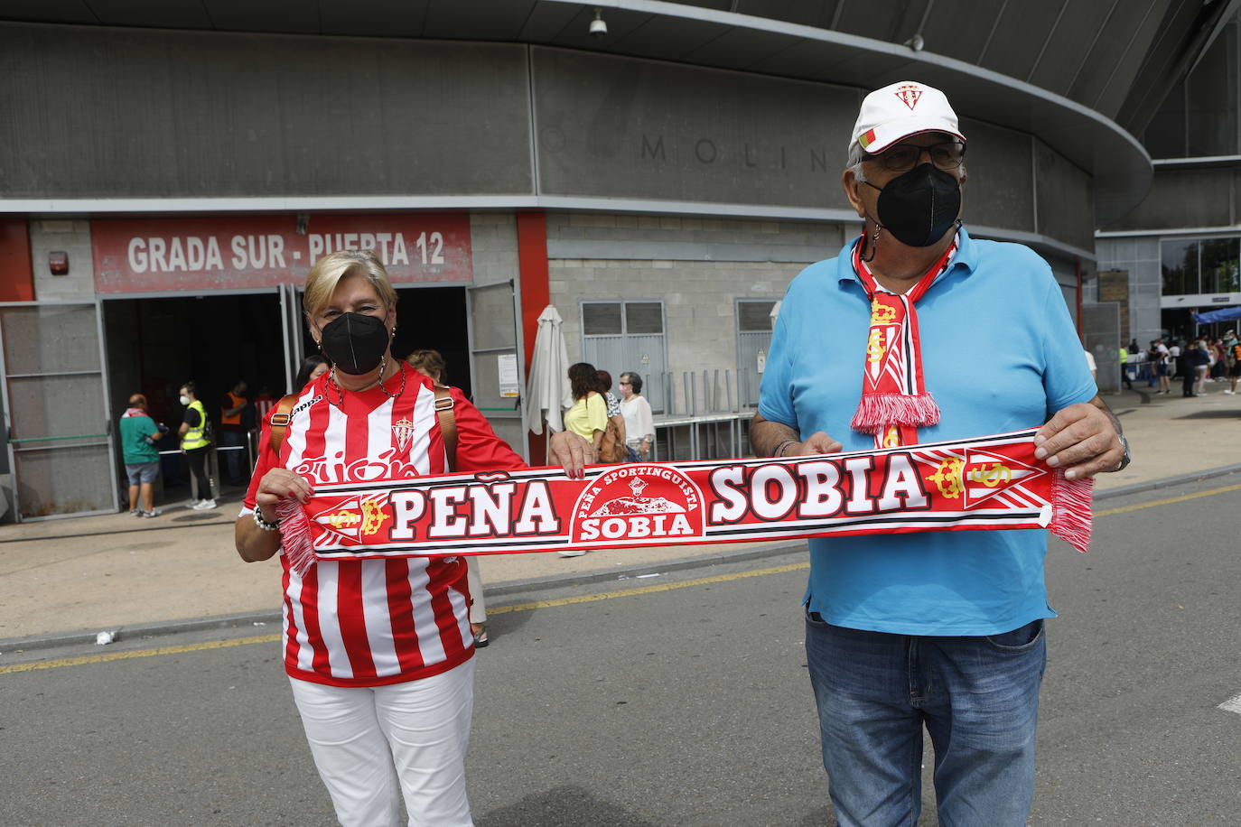 Fotos: Así fue la vuelta de la afición a El Molinón