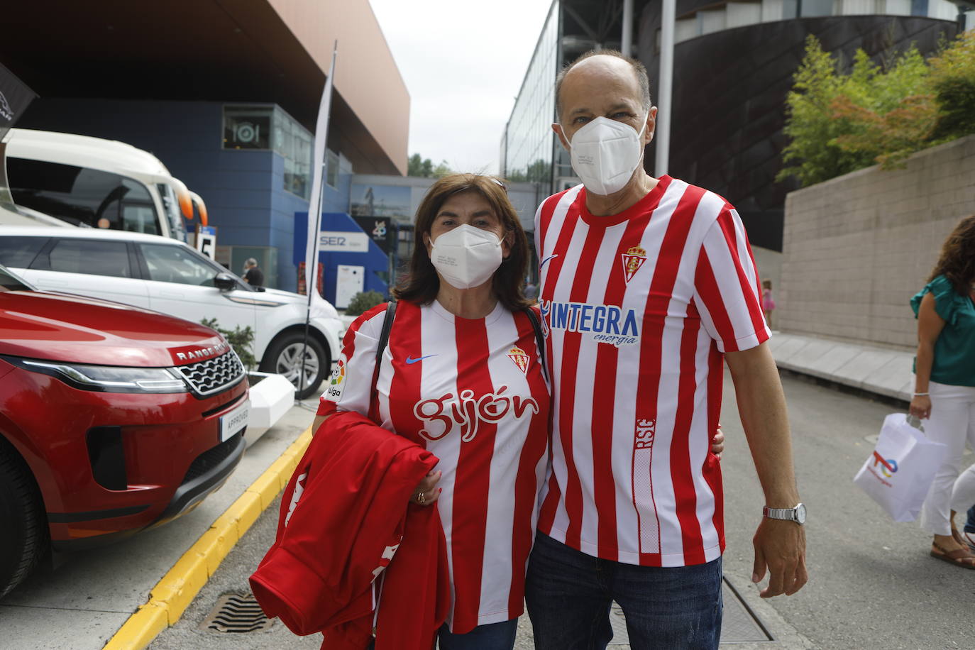 Fotos: Así fue la vuelta de la afición a El Molinón