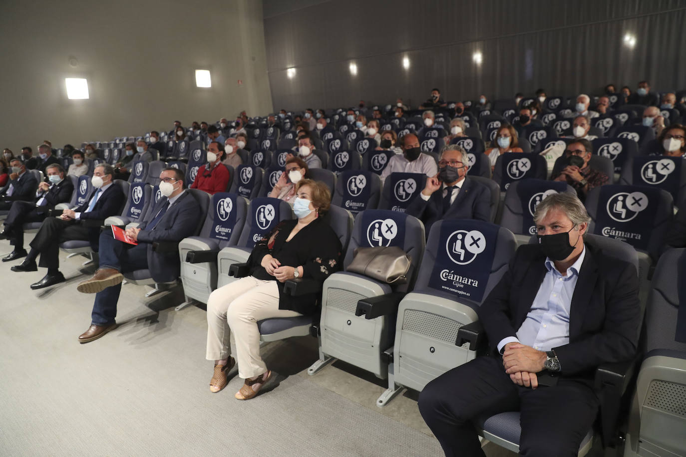 El galardón reconoce la iniciativa empresarial del asturiano y su labor de potenciación de la ingeniería técnica en la región, tal y como ha señalado Luis Rubio, presidente del Ateneo. Al acto también asistieron la alcaldesa de Gijón y el rector de la Universidad de Oviedo.