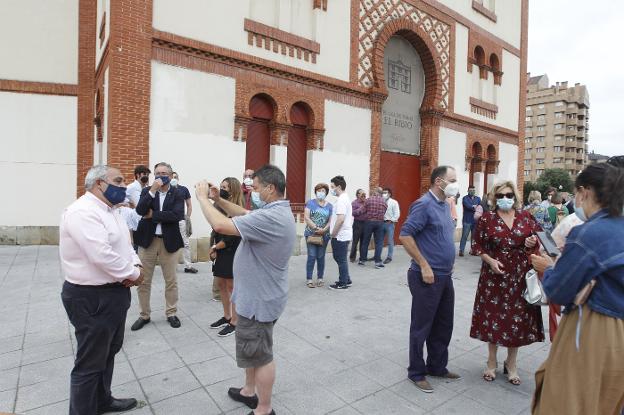 «Protestaremos, recurriremos e iremos a por todas para mantener la feria taurina»