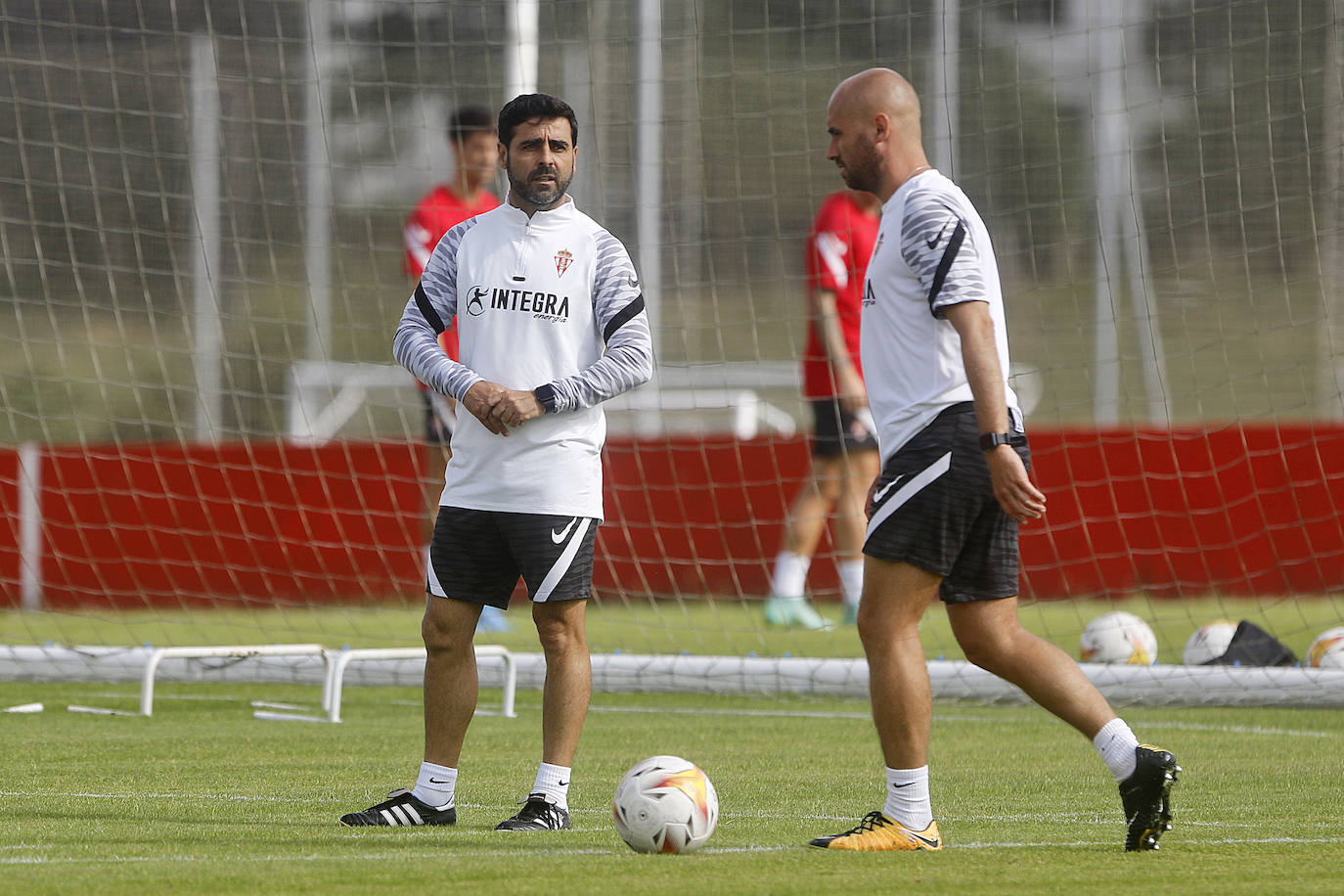 David Gallego, durante el entrenamiento de este martes del Sporting en Mareo. En vídeo, sus declaraciones de este jueves.