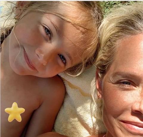 Imagen que ha generado la polémica entre la red social y la artista.